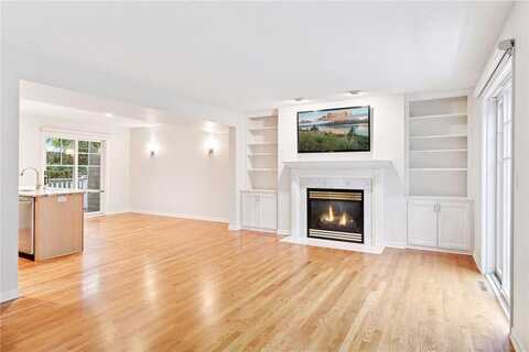 204 Central Avenue S, Wayzata, MN 55391