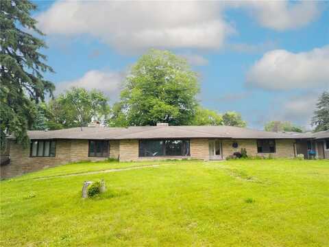 2 Skillman Lane, North Oaks, MN 55127