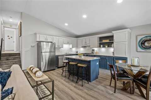 10280 Tarn Circle, Eden Prairie, MN 55347