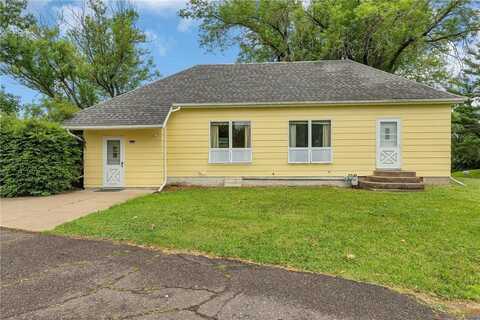 537 Walnut Street S, Mora, MN 55051