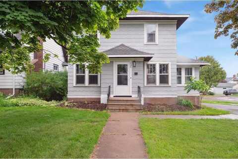 926 N 19th Avenue E, Duluth, MN 55812