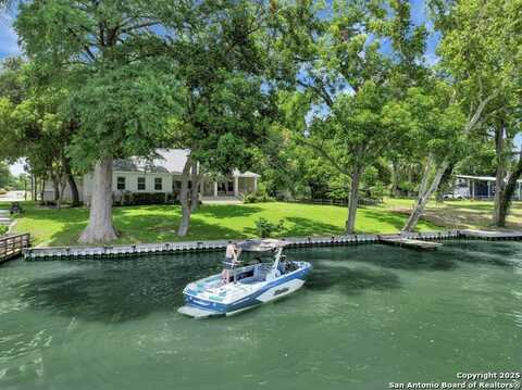1113 E Zipp, New Braunfels, TX 78130