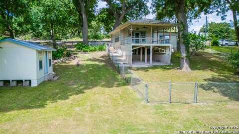 9071 Fm 725, McQueeney, TX 78123