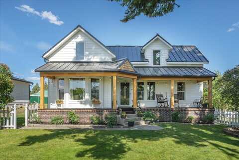 204 N Center Rd, Rockford, WA 99030