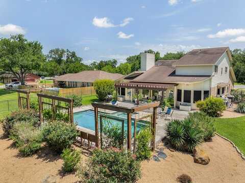 640 South College Street, La Grange, TX 78945