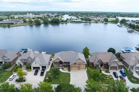 3510 N Beach Club Cir, Wichita, KS 67205