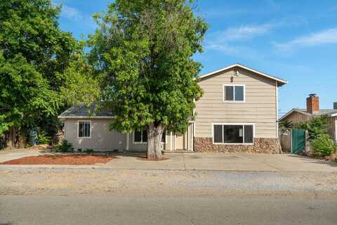 19429 Hill Street, Anderson, CA 96007