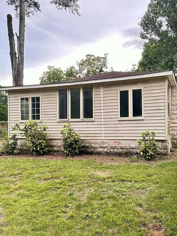 917 Dixie Ave, Florence, AL 35630