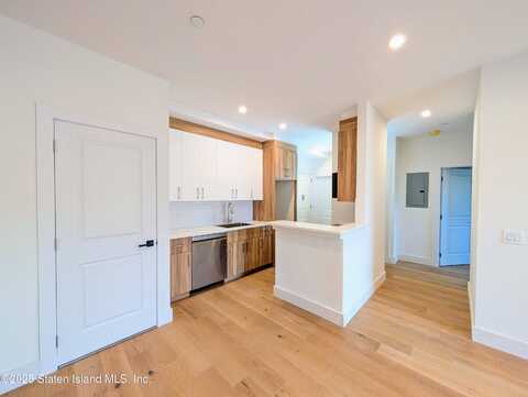 3865 Amboy Road, Staten Island, NY 10308