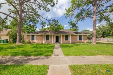 101 Sussex Dell Drive, Victoria, TX 77904