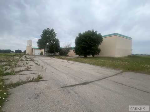 1051 N 16th E, Sugar City, ID 83448