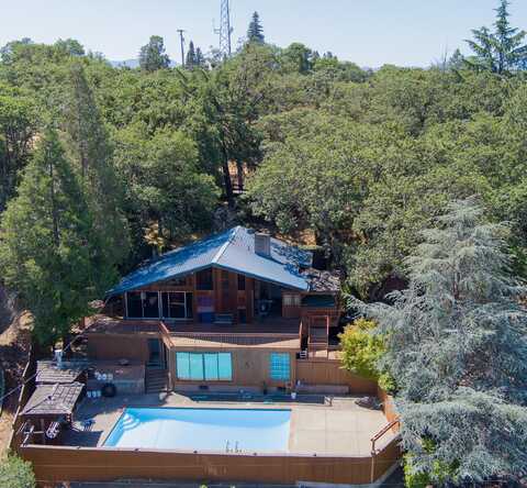 2020 Ridge Way, Medford, OR 97504