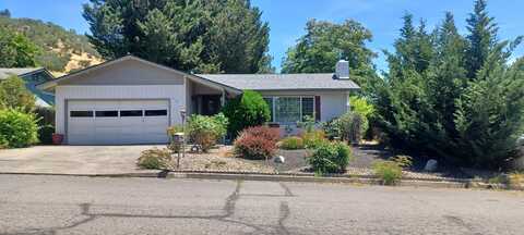 409 NE Royal Drive, Grants Pass, OR 97526