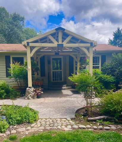 8356 Lower River Road, Grants Pass, OR 97526