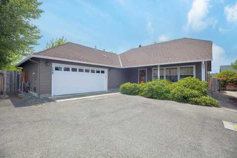 189 SE Yorktown Road, Grants Pass, OR 97527