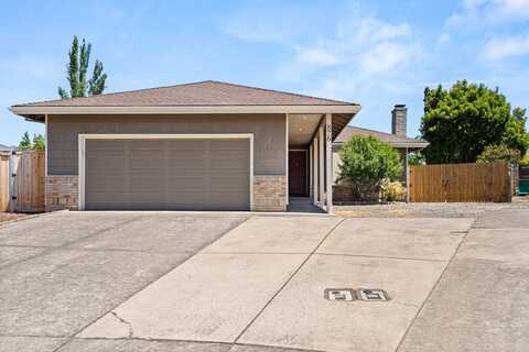 876 Ridgeway Circle, Medford, OR 97504