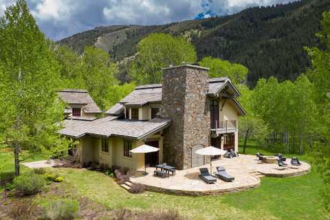 111 Pioneer Mountain Dr, Blaine County, ID 83333