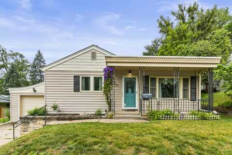 216 ELMWOOD Drive, COUNCIL BLUFFS, IA 51503
