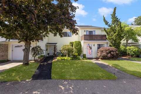 864 Stratford Lane, Warwick, RI 02886