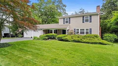 40 Sage Drive, Warwick, RI 02886