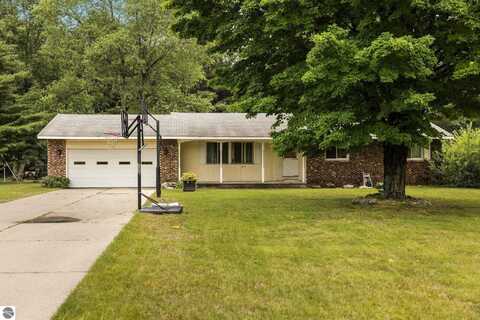 8113 Cherry, Cadillac, MI 49601