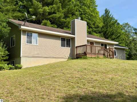 7864 SW Hudson Road, Fife Lake, MI 49633