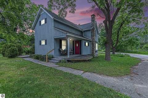 8941 E Summer Street, Cedar, MI 49621