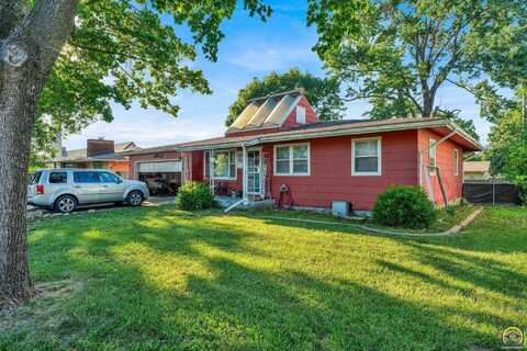 1920 SW 36th TER, Topeka, KS 66611
