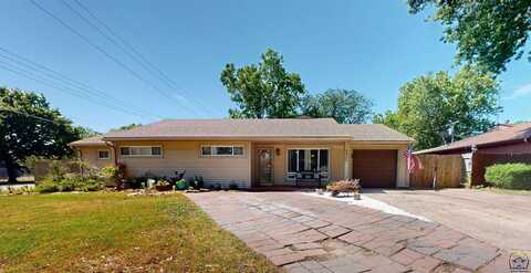 3901 SW 26th ST, Topeka, KS 66614