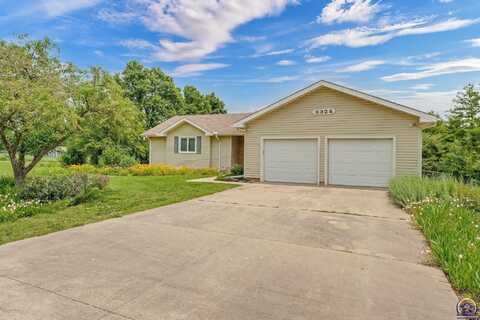 8324 SW Indian Hills RD, Auburn, KS 66402