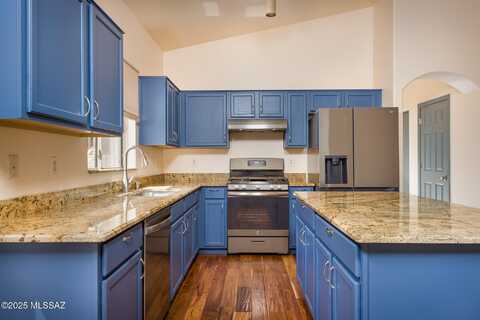 288 E Camino Del Pinsapo, Sahuarita, AZ 85629
