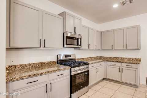 7691 W Tight Line Drive, Tucson, AZ 85757