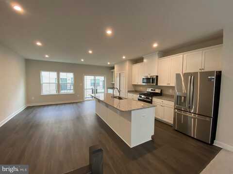 2822 TOLES PARK DRIVE, SUITLAND, MD 20746