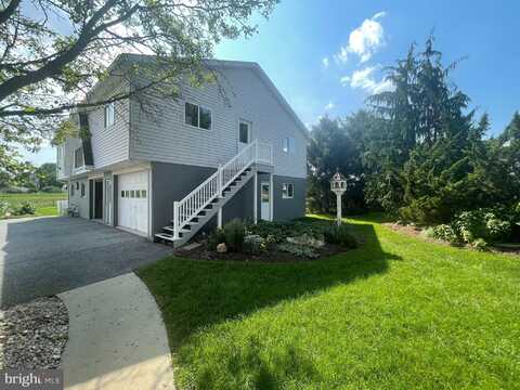2601 STUMPTOWN ROAD, BIRD IN HAND, PA 17505