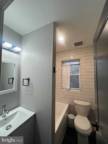 323 S 51ST STREET, PHILADELPHIA, PA 19143