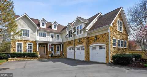 2017 WOODFORD ROAD, VIENNA, VA 22182