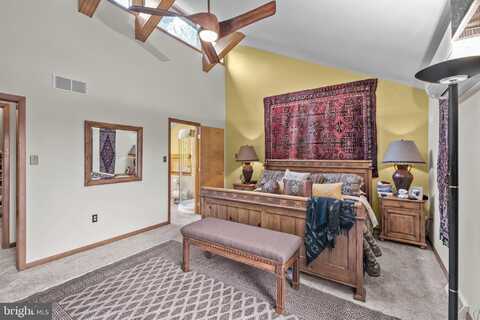 16 GOLFVIEW LANE, READING, PA 19606