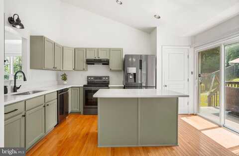 8012 ROLAND COURT SW, ELKRIDGE, MD 21075