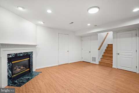 8012 ROLAND COURT SW, ELKRIDGE, MD 21075