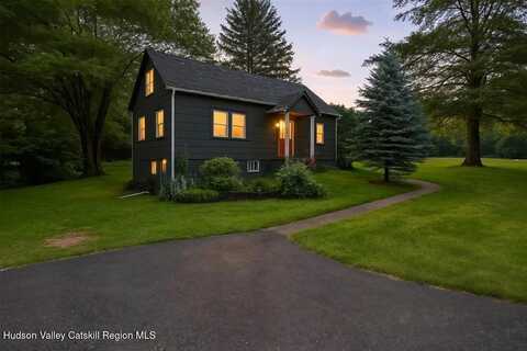 27 Amato Lane, Highland, NY 12528