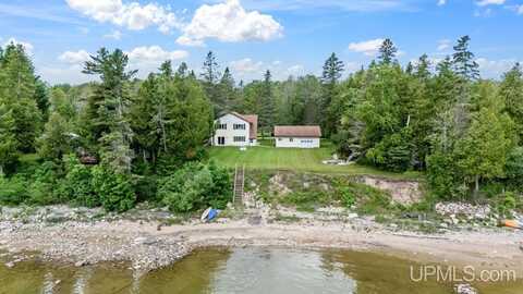 1040 M35, Bark River, MI 49807