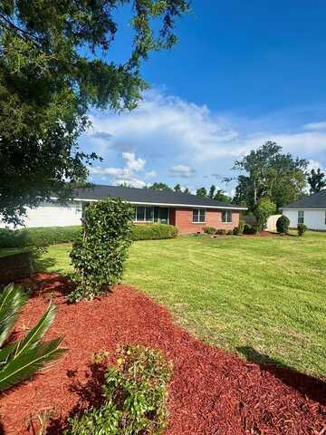 2919 Thea Ln, Valdosta, GA 31602