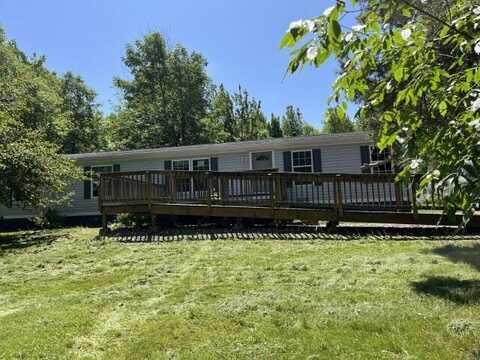 6737 Star Rd, Ellenburg, NY 12933