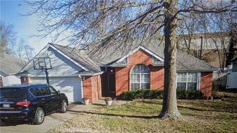 2914 Setter ST, Fayetteville, AR 72701