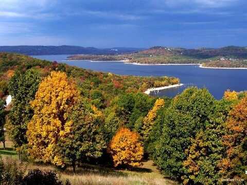 55 Eagle DR, Holiday Island, AR 72631
