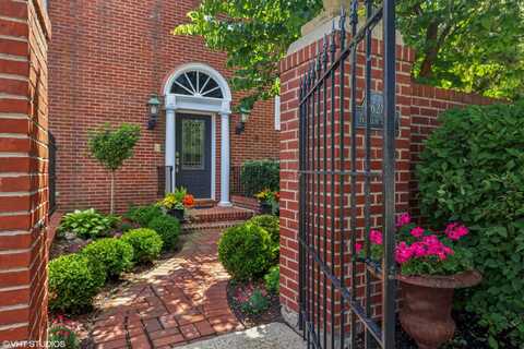 628 Franklin Street, Geneva, IL 60134