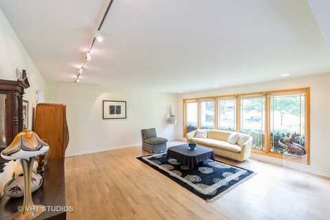 855 Beverly Place, Lake Forest, IL 60045