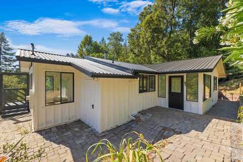 665 Spanish Canyon Drive, Ukiah, CA 95482