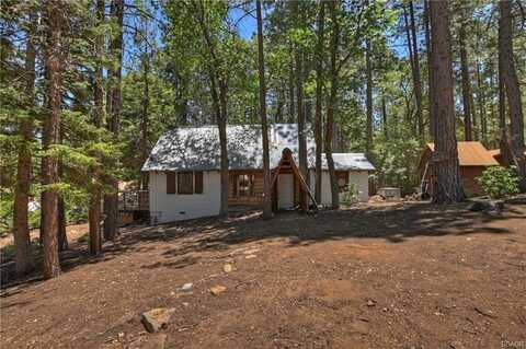 813 Eureka Drive, Big Bear Lake, CA 92315