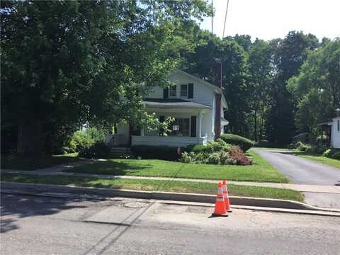 43 South Street, Le Roy, NY 14482